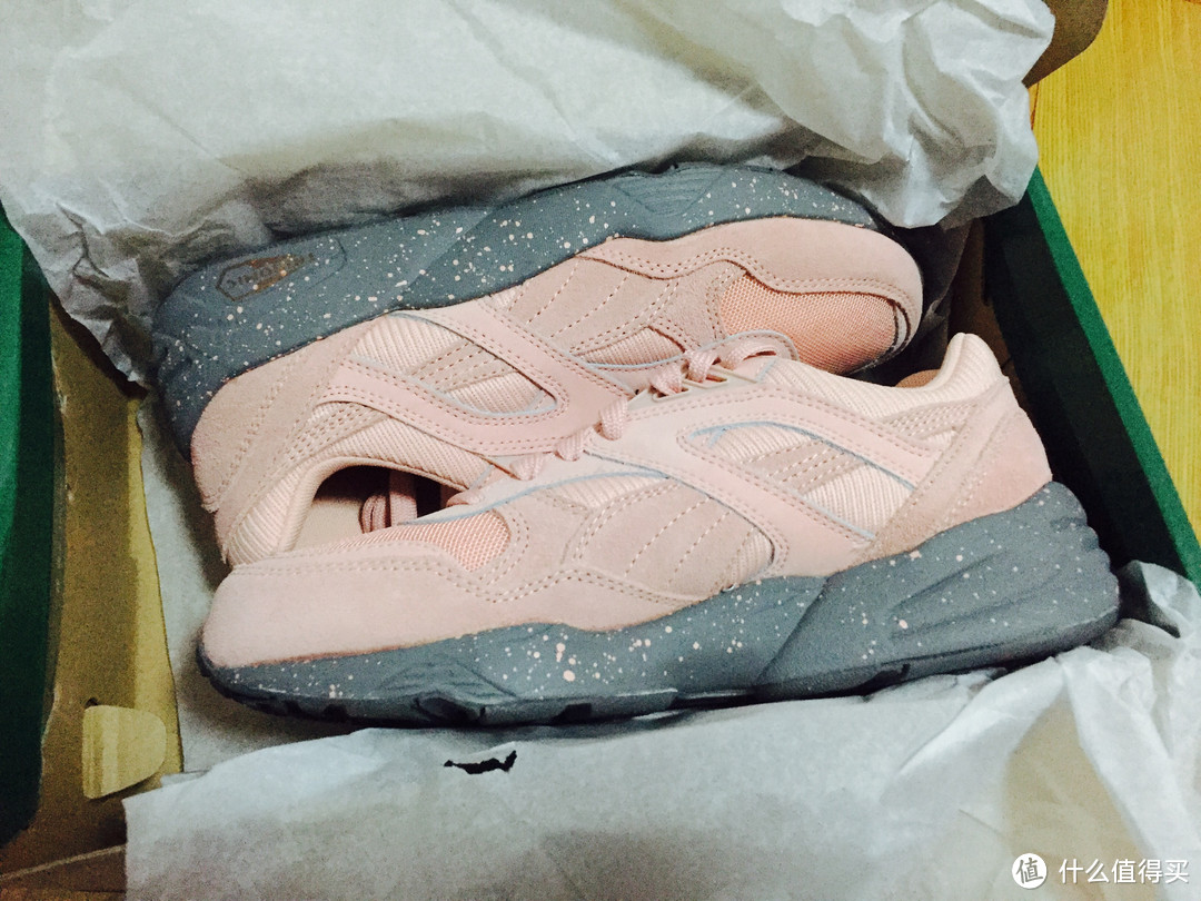 一抹骚粉 PUMA 彪马 R698 女款运动鞋 开箱