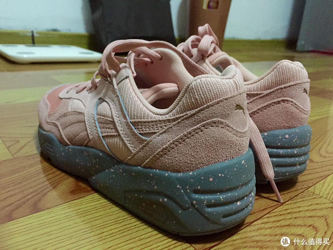 一抹骚粉 PUMA 彪马 R698 女款运动鞋 开箱