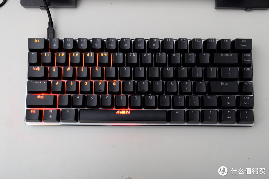 图个红火：入手人生第一把机械键盘——黑爵 AK33 烈焰版