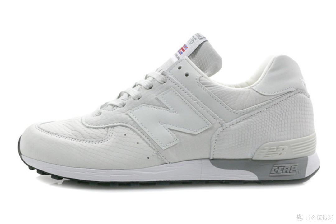 奢华蛇皮纹:new balance 经典跑鞋 576 推出全白新配色