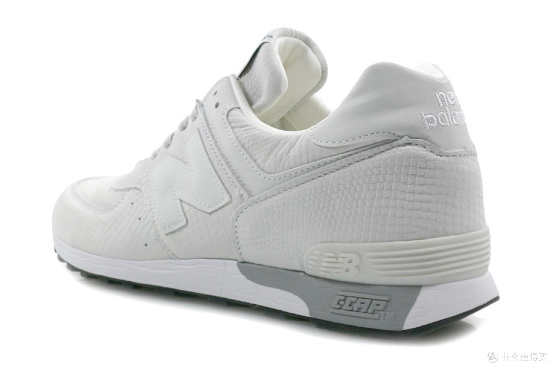 奢华蛇皮纹:new balance 经典跑鞋 576 推出全白新配色