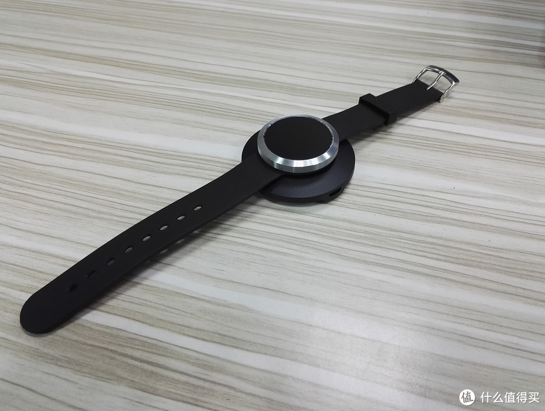 德赛旗下 微米Fitband F4运动手表