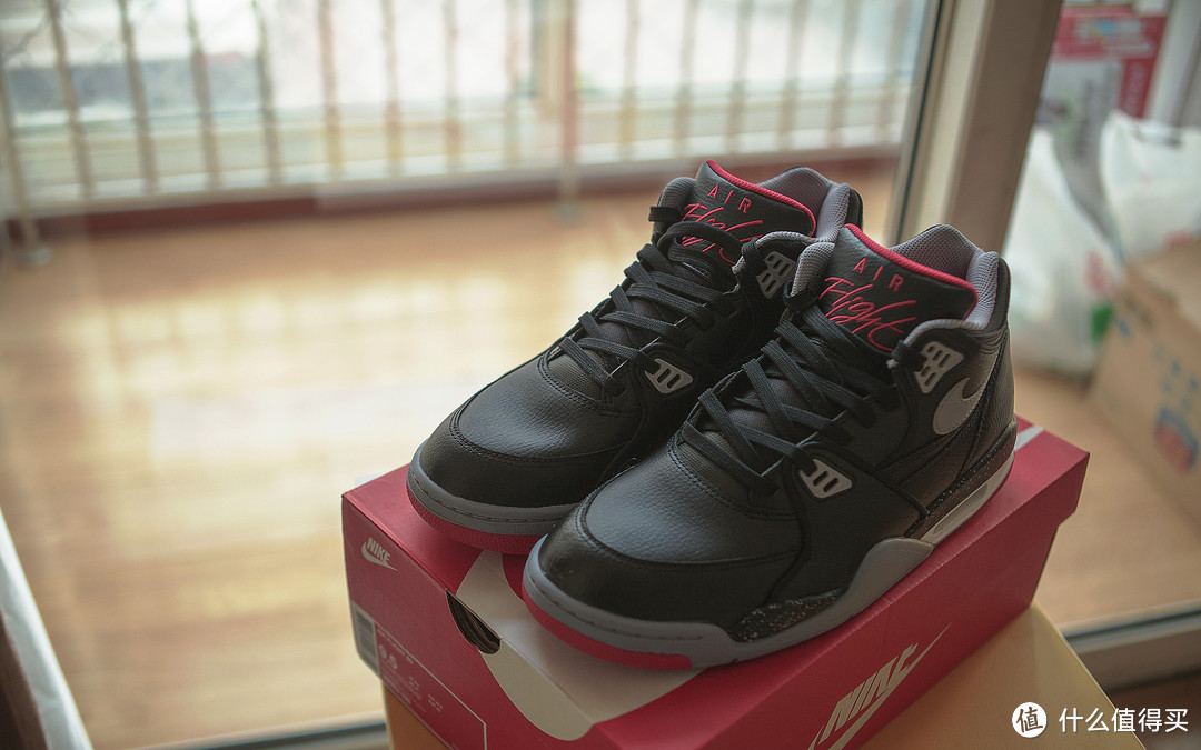 经济适用型高颜值压路机：Nike AirFlight 89 黑白红配色