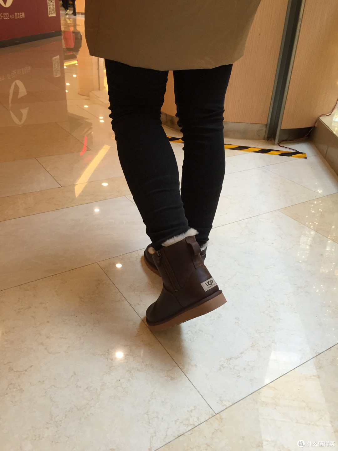 新年囤货 气温骤降，买鞋防寒 UGG mini double zip