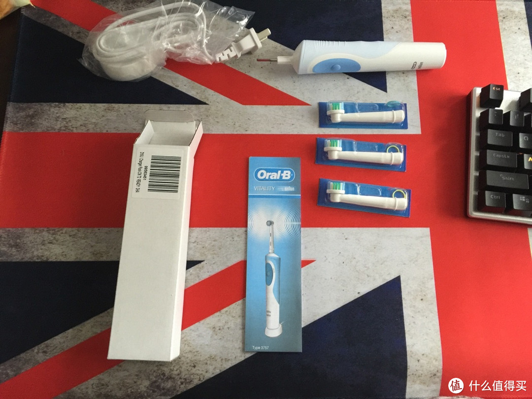 为了牙齿：oral-B D12013 清亮型电动牙刷