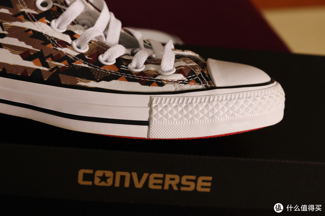 一眼就看上！CONVERSE 匡威 152538C261 帆布鞋 新年特别款