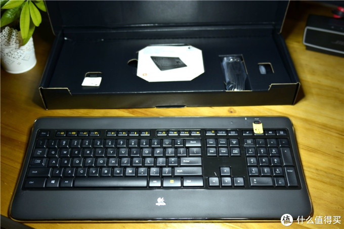 我们需要一款无线的背光键盘-----罗技K800键盘评测