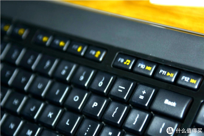 我们需要一款无线的背光键盘-----罗技K800键盘评测