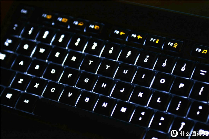 我们需要一款无线的背光键盘-----罗技K800键盘评测