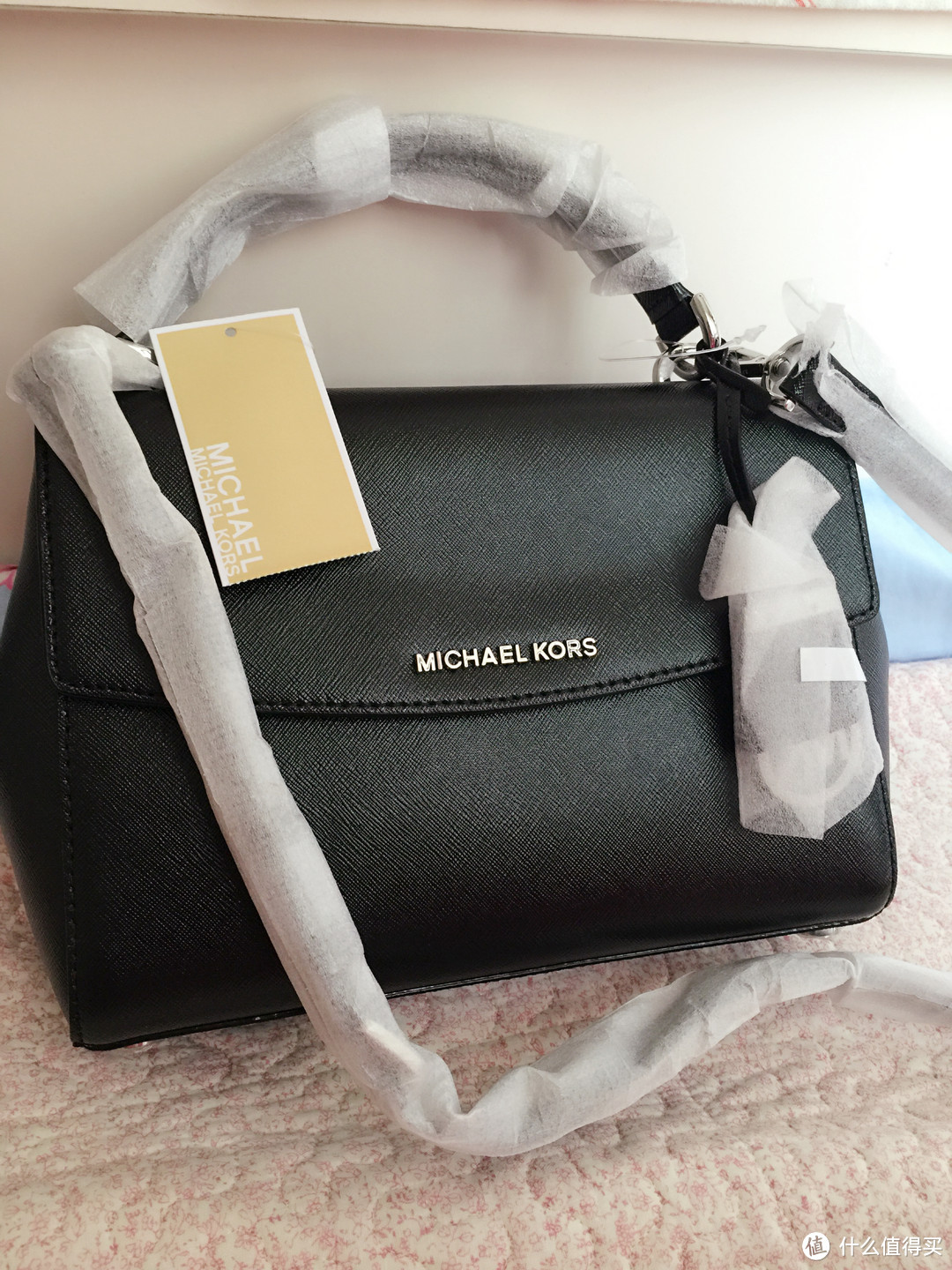 人生第一次海淘:MICHAEL Michael Kors Ava Small 女士单肩包,1052元支付宝入!