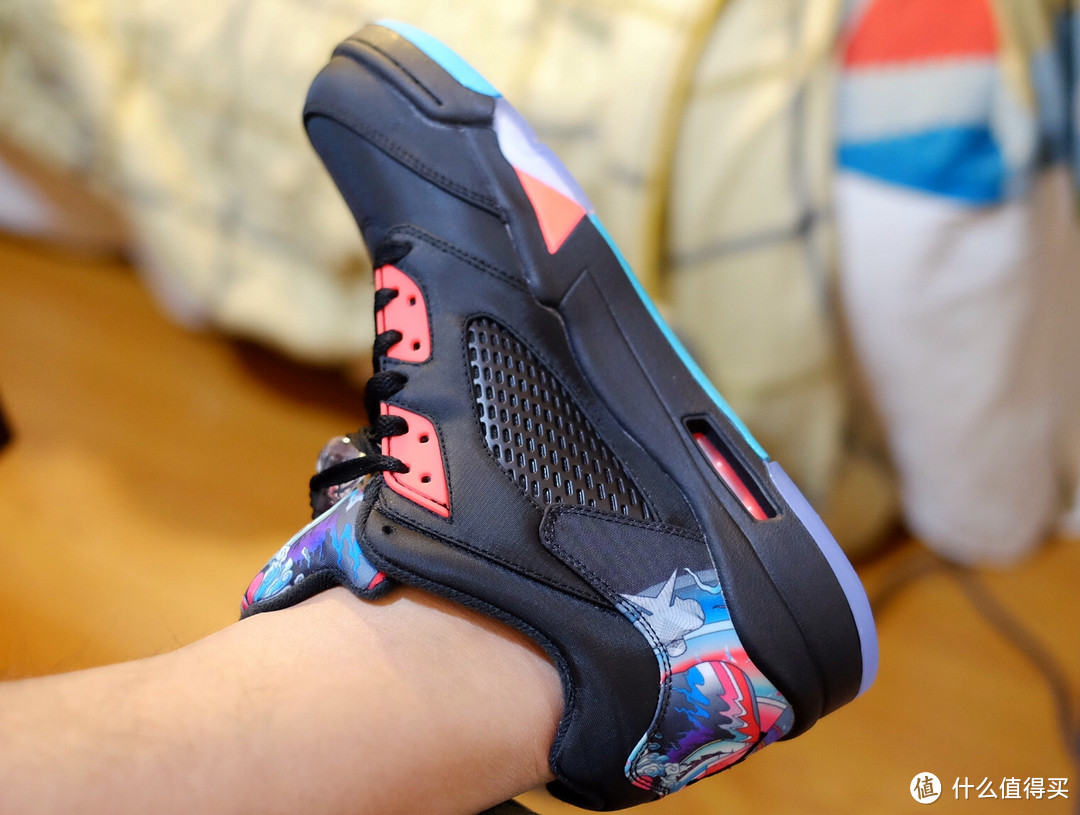 鸡冻而复杂的剁手心情：Air Jordan 5 Low 运动鞋 新年版 开箱
