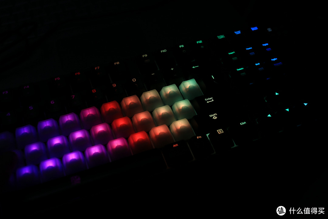 值得喝彩的小众键盘 ttesports 波塞冬 rgb 机械游戏键盘 评测