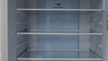 松下 NR-C26WP1-W 冰箱开箱介绍(冷藏室|变温室|冷冻室|显示屏|门扇)