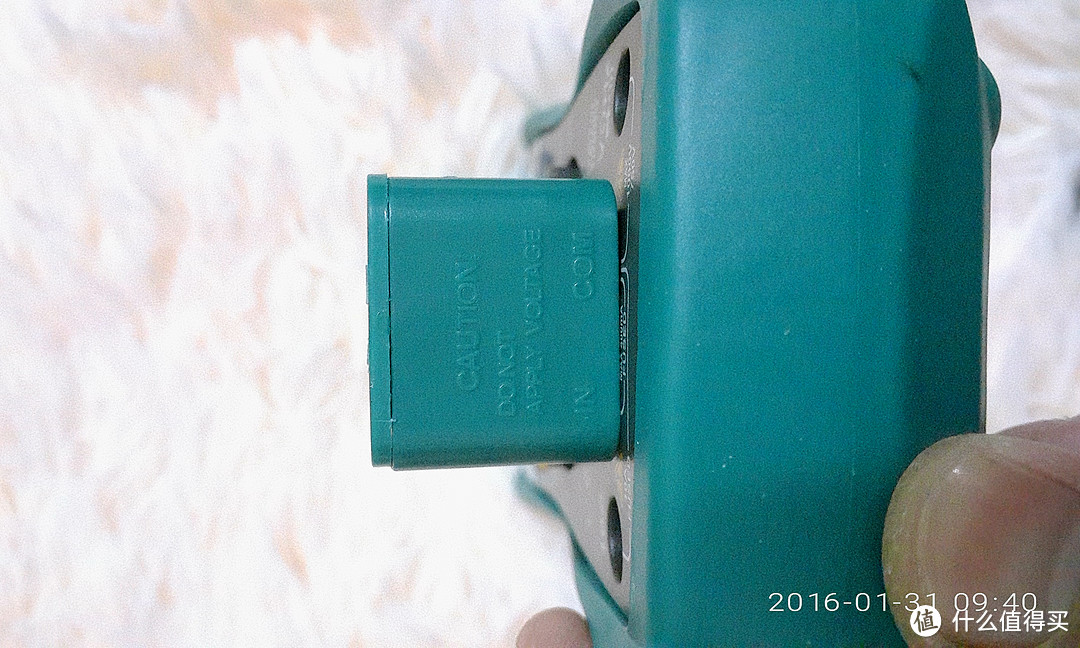 入手宝工的数字万用表,来个开箱