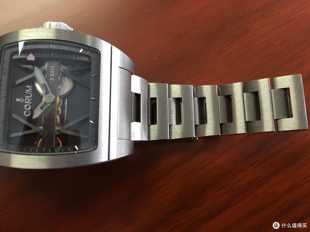 #本站首晒# 念念不忘,必有回响 — Corum 昆仑 动显钛桥表 开箱