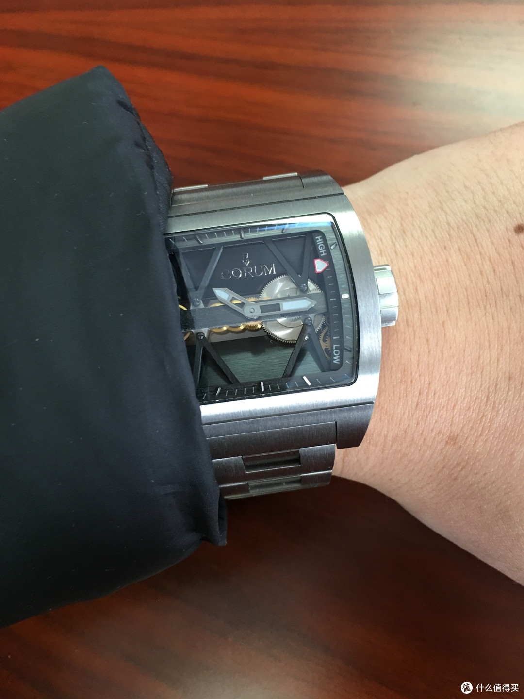 #本站首晒# 念念不忘,必有回响 — Corum 昆仑 动显钛桥表 开箱