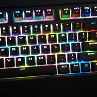 Corsair 海盗船 STRAFE 惩戒者 RGB红轴机械键盘 开箱