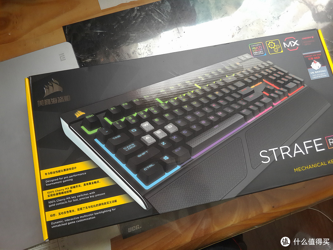 Corsair 海盗船 STRAFE 惩戒者 RGB红轴机械键盘 开箱