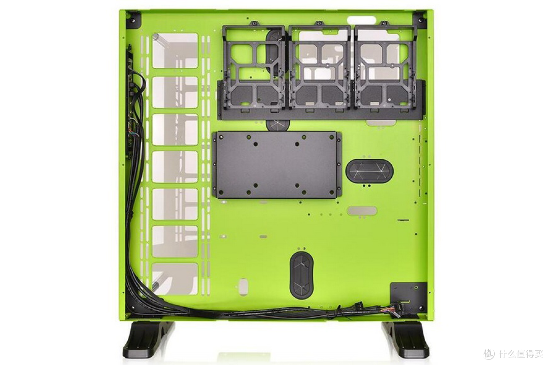 全景开窗:Thermaltake 曜越 推出 璀璨绿特别版 TT Core P5壁挂式机箱