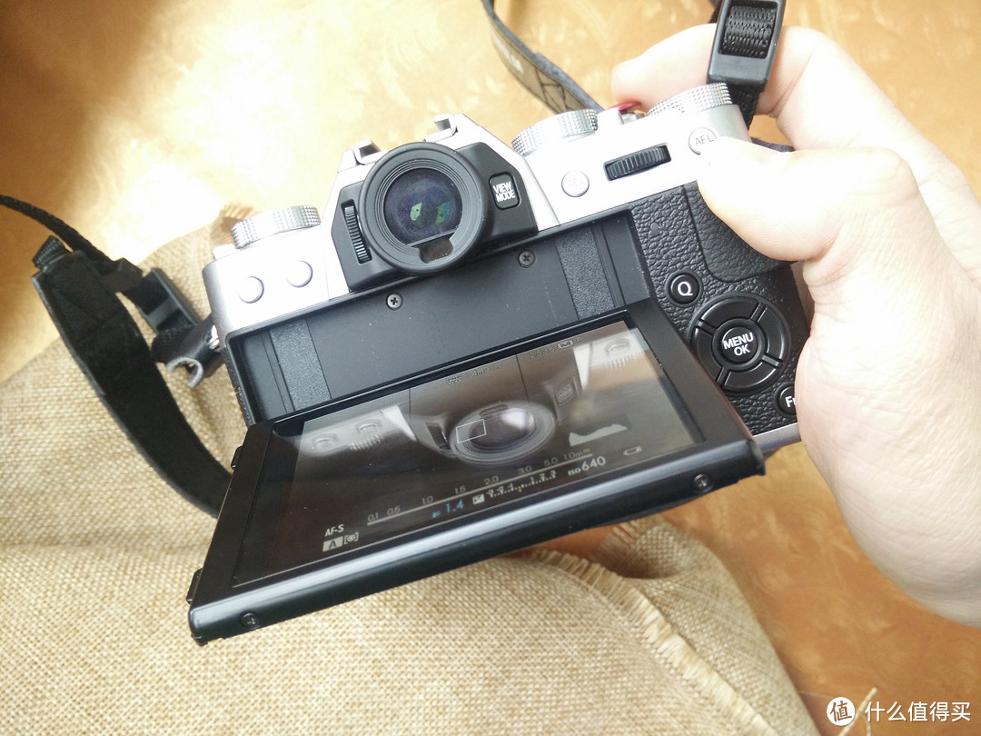 新年买什么？就是差台好相机了：FUJIFILM 富士 X-T10 微单电套机