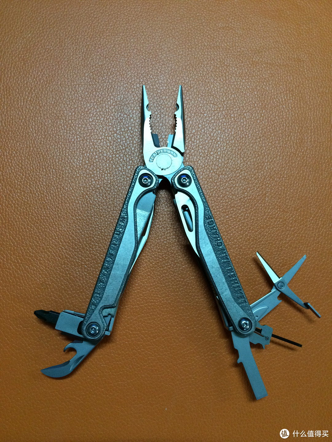 剁手是为了长出新手再剁  LEATHERMAN CHARGE TTI