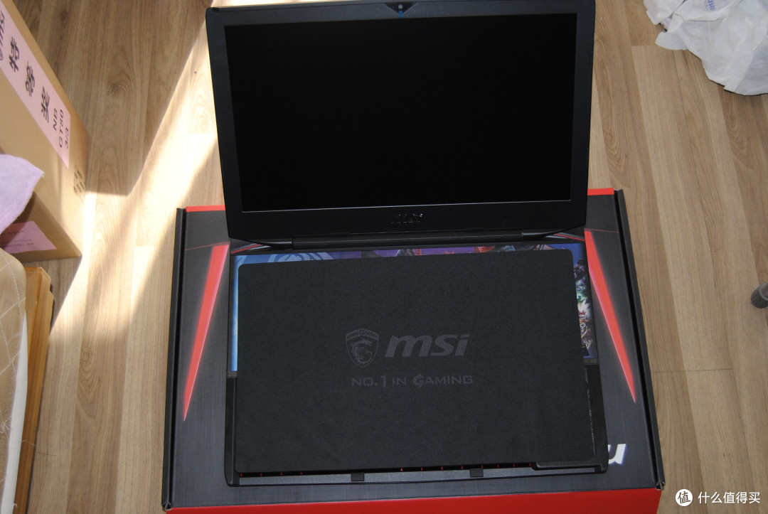 尾牙奖品:微星 GT80 TITAN SLI *级游戏本开箱