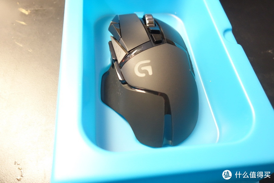 RGB的信仰 - Logitech 罗技 G502 炫光自适应游戏鼠标