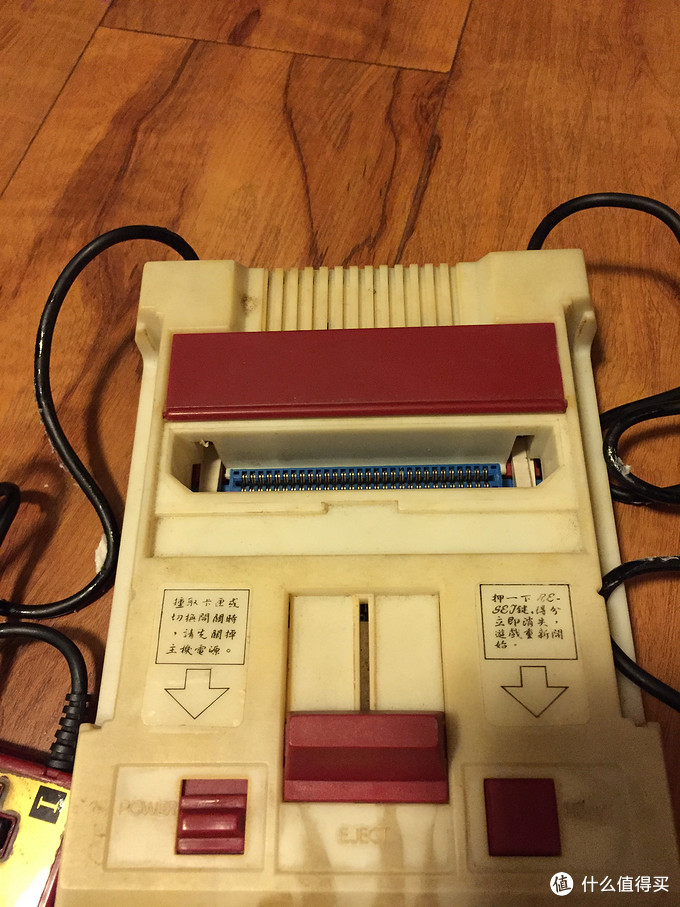 霸王归位，其乐无穷——纪念收藏至今的92年版小霸王游戏机