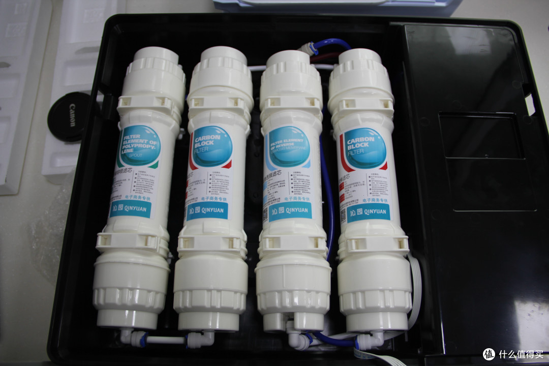 洗涤水,进水净水器背面滤芯寿命显示沁园的logo,话说已经被联合利华