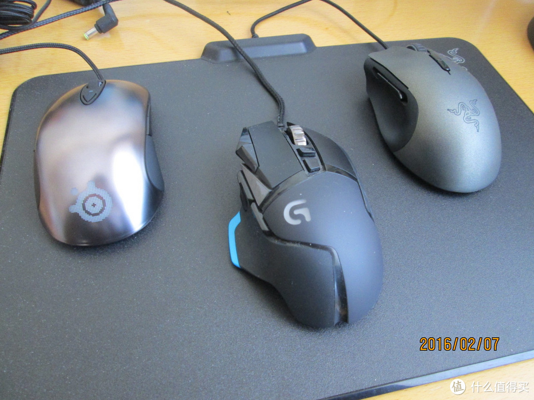 【明明可以靠实力，却还要有颜值】罗技logitech G502 炫光自适应鼠标测试