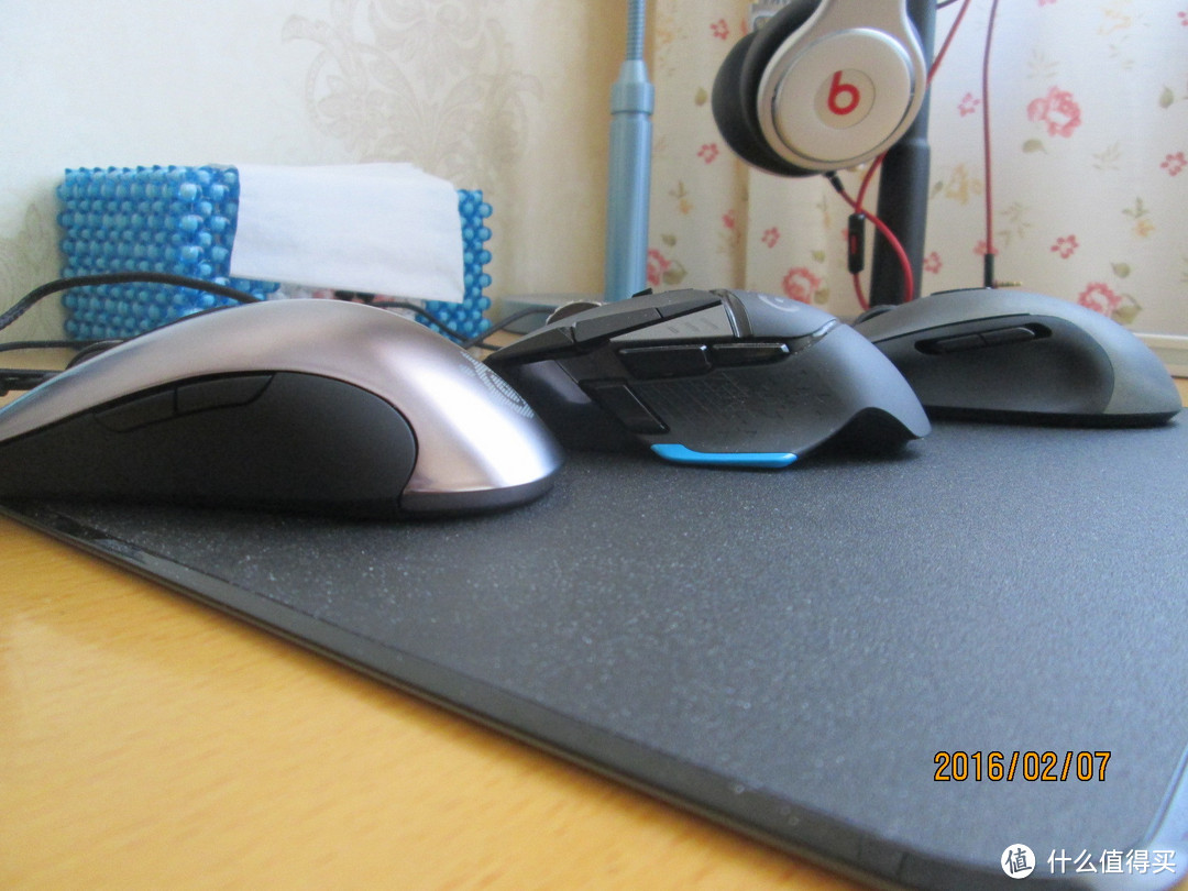 【明明可以靠实力，却还要有颜值】罗技logitech G502 炫光自适应鼠标测试