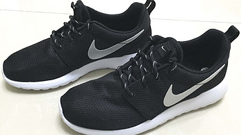 年三十深夜入手：Nike 耐克 Roshe One 黑白款 运动鞋