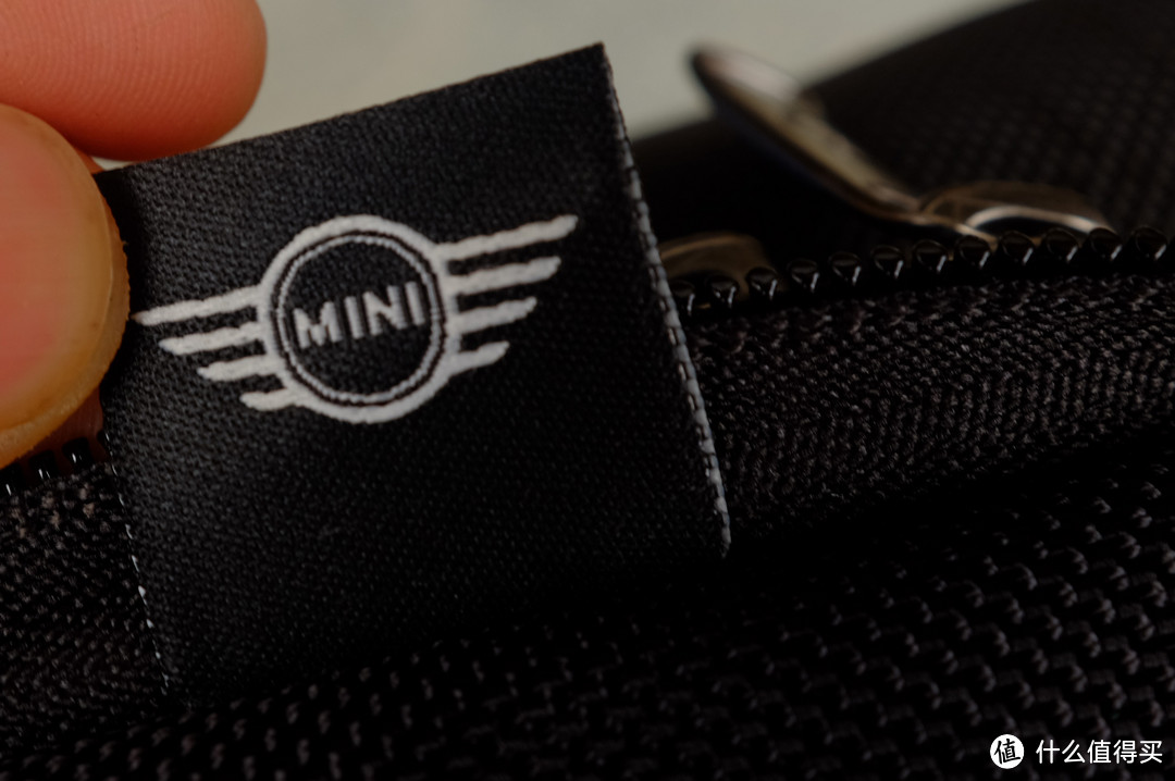 MINI x TUMI 20寸拉杆箱——旅游与历险而设的独家系列