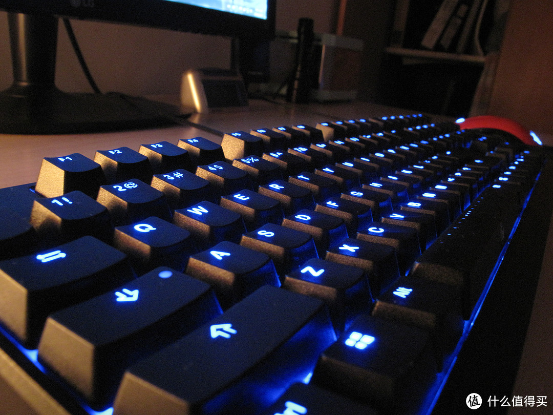 松鼠与鸭子齐鸣 — ducky 魔力鸭 2108 s2机械键盘 黑色蓝光体验