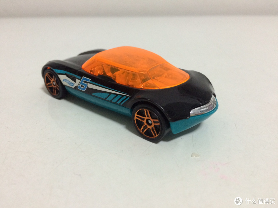 3岁小朋友的生日礼物：风火轮（Hotwheels） 回旋赛道X2589