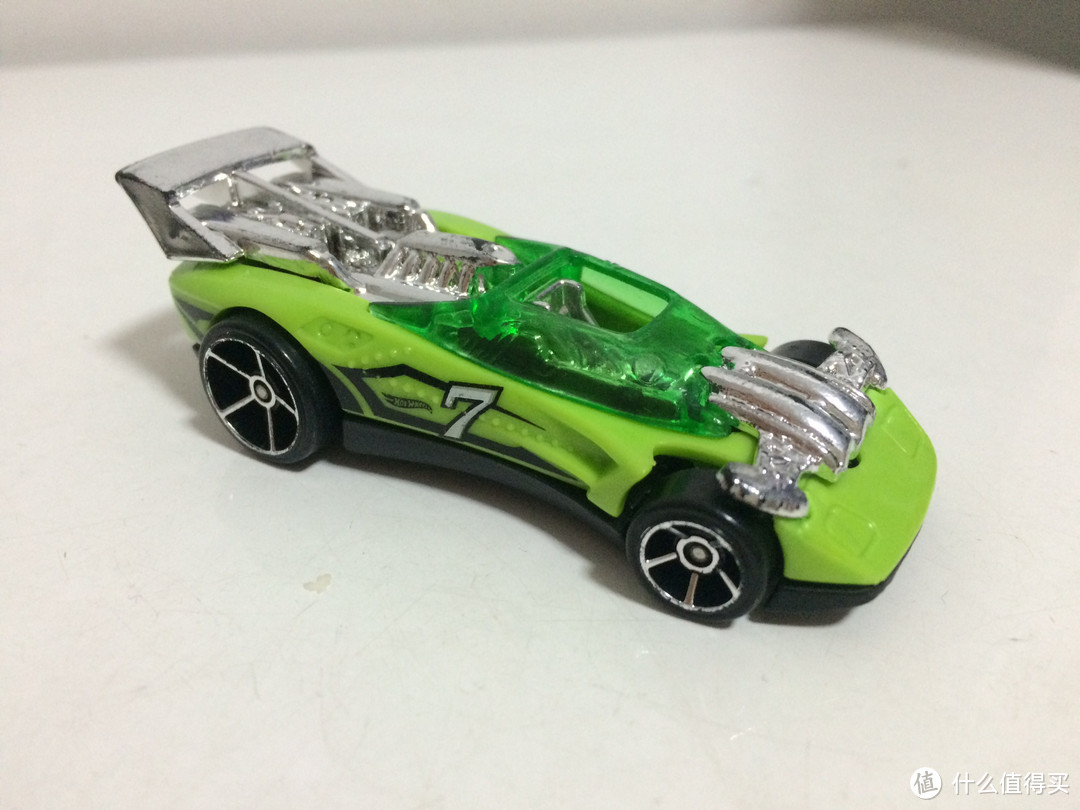 3岁小朋友的生日礼物：风火轮（Hotwheels） 回旋赛道X2589