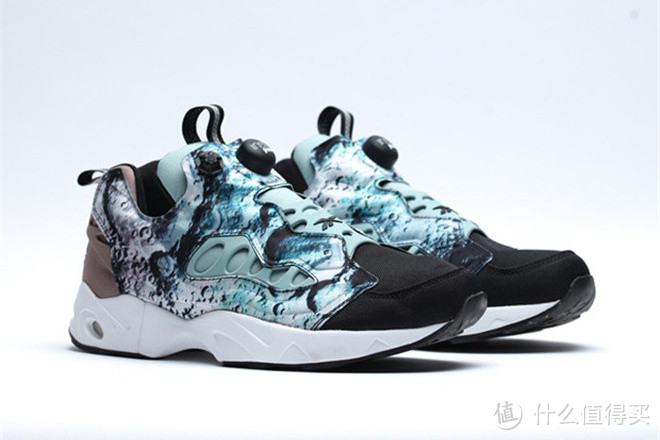 月球漫步：Reebok 锐步 推出 Insta Pump Fury Road 登月配色