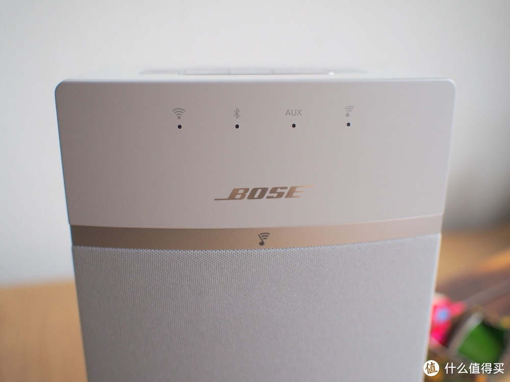 Bose Soundtouch 10 无线音箱的正上面