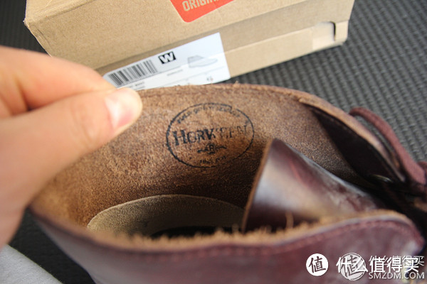 忘不了的那一抹红——Clarks originals X Horween 沙漠靴 简单开箱