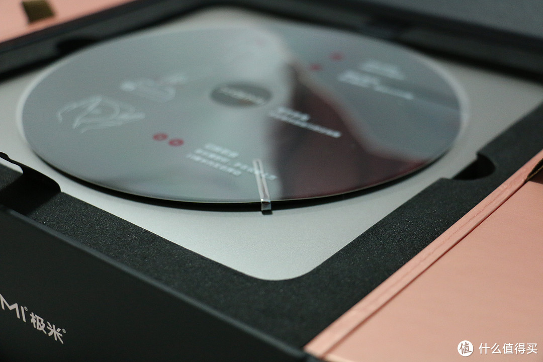 XGIMI 极米 Z4极光微投的唱片造型