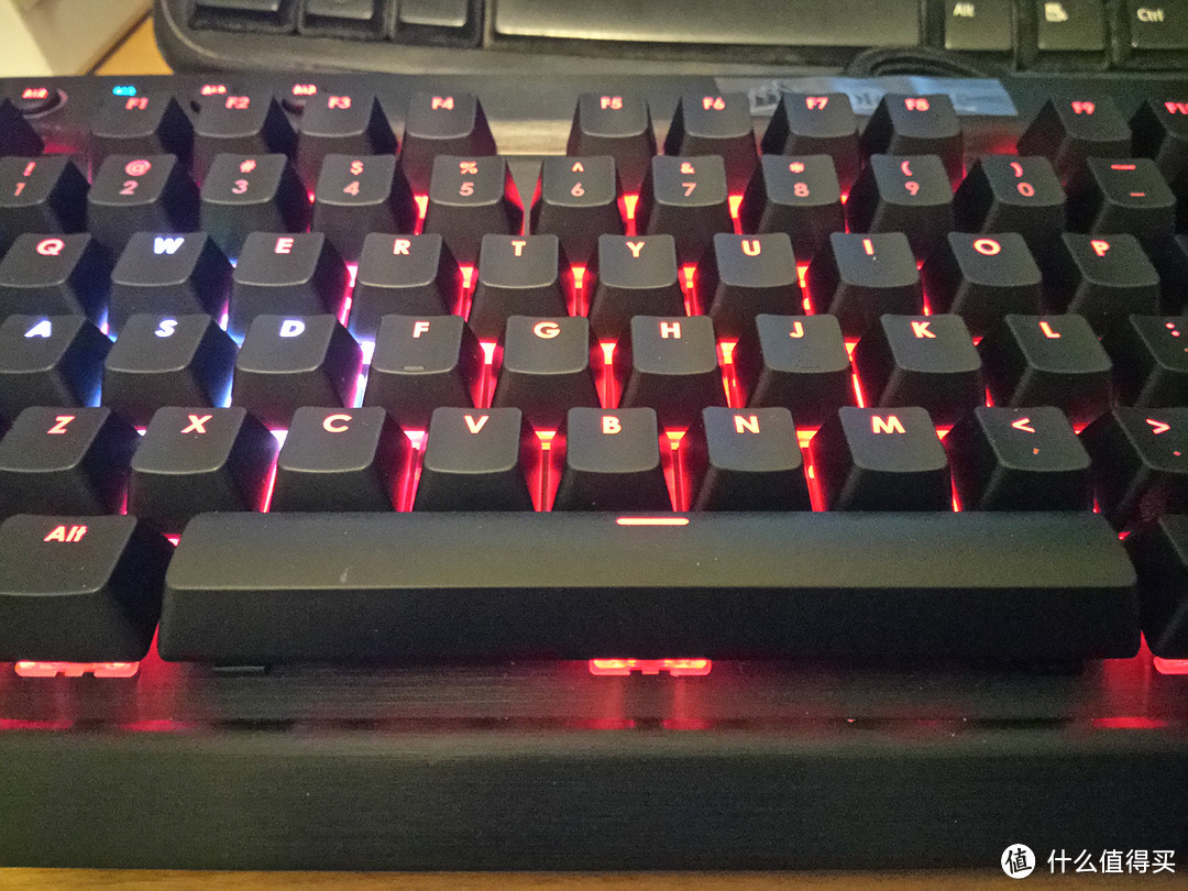 海盗船Corsair Gaming K95 RGB 幻彩背光机械游戏键盘茶轴开箱测评