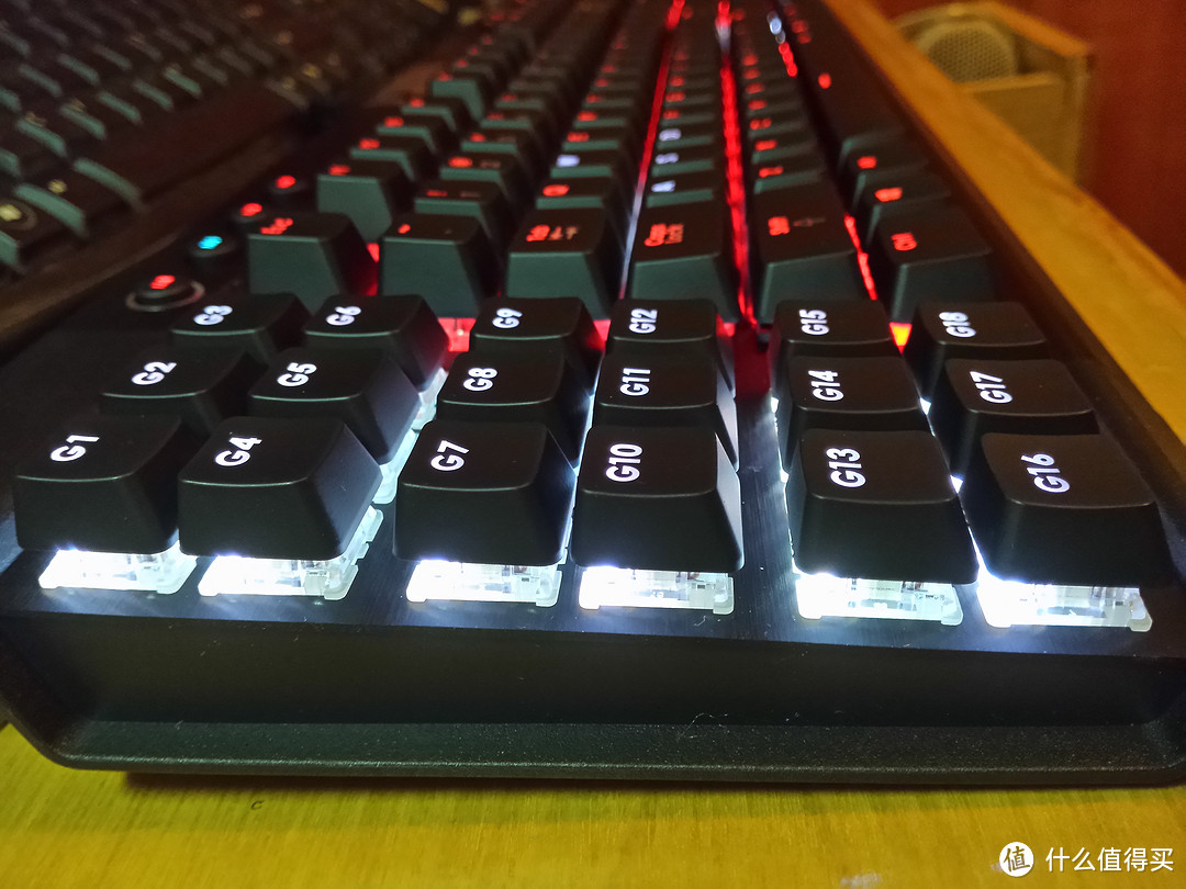 海盗船Corsair Gaming K95 RGB 幻彩背光机械游戏键盘茶轴开箱测评