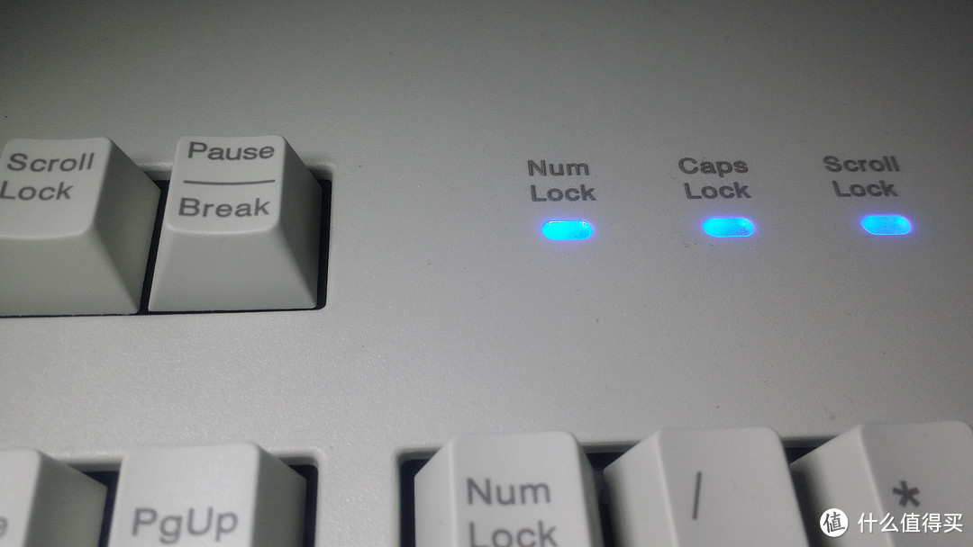 樱桃机械键盘  指示灯