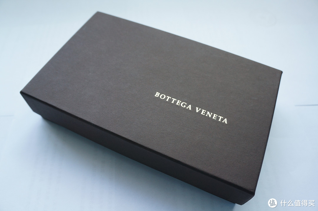 Bottega Veneta 鹿皮中长款搭扣钱夹 —— 被遗忘的礼物