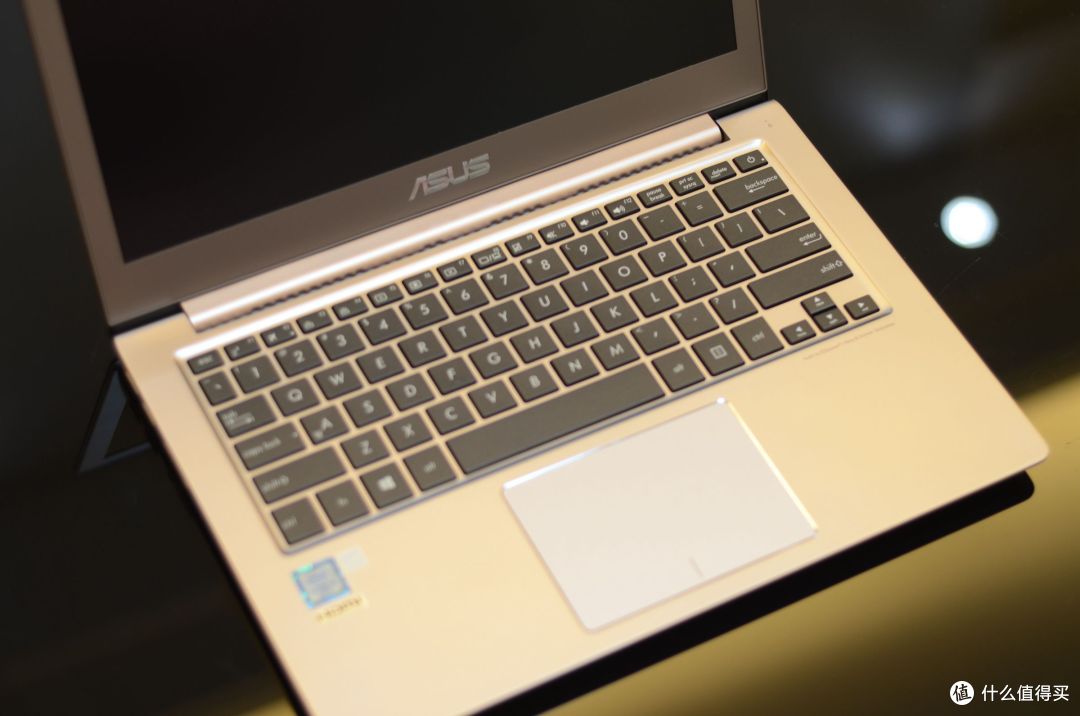 性能与便携中取舍:华硕U303UB电脑开箱 升级内存SSD