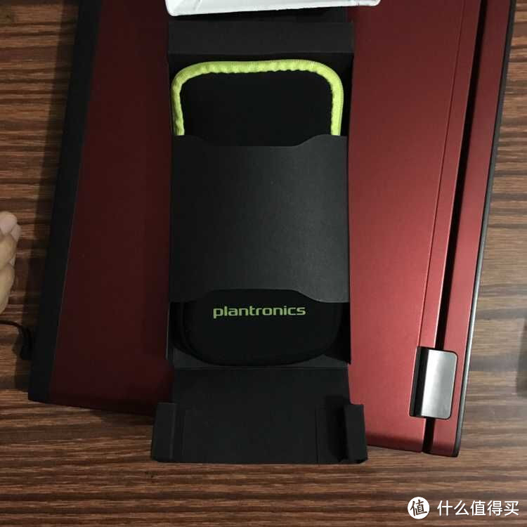 为跑步剁手入的：Plantronics BackBeat FIT 无线蓝牙耳机 开箱