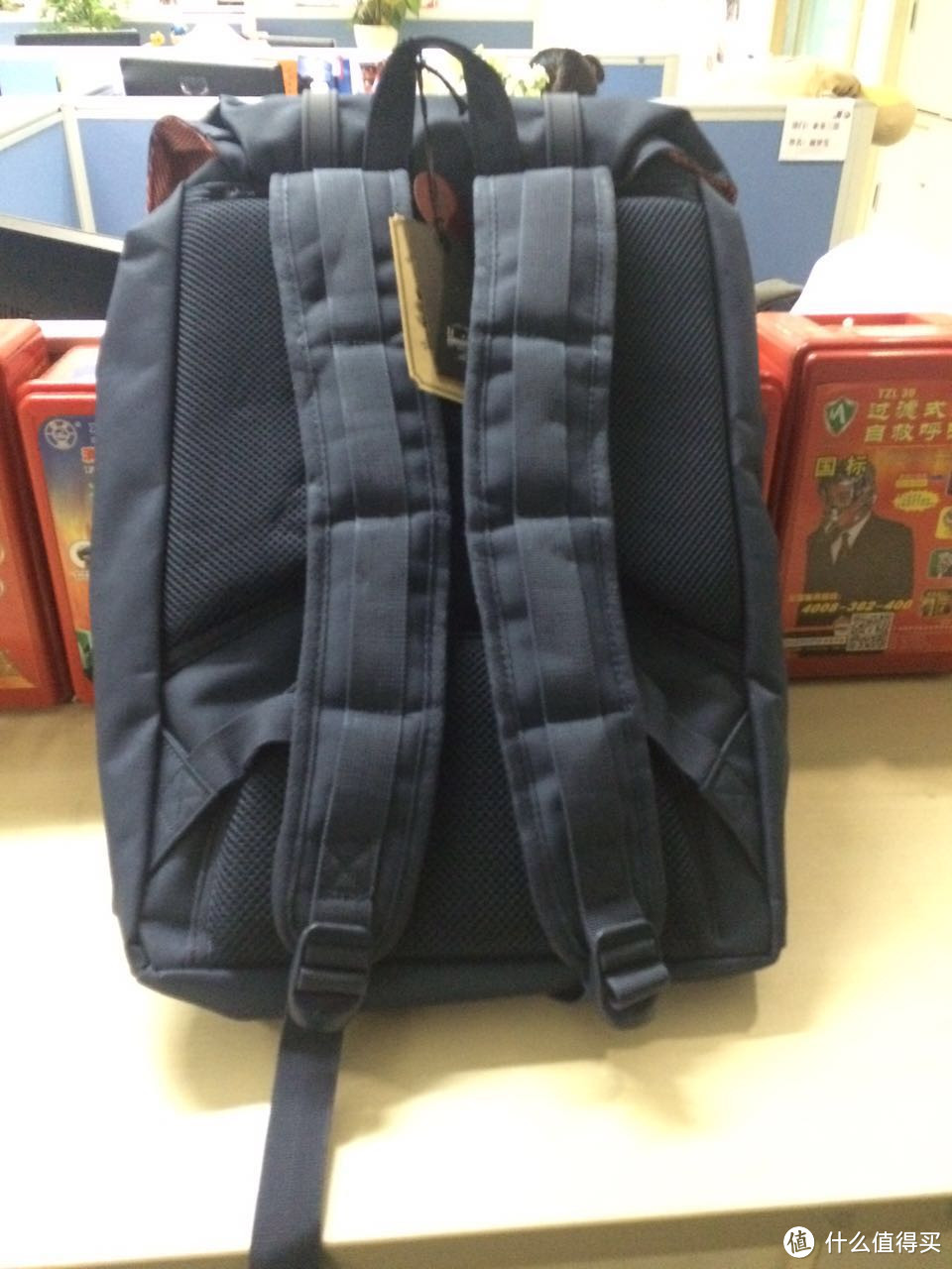 准时到达的Herschel Supply Co. Little America Mid-Volume