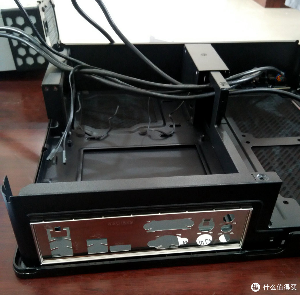 紧凑型设计----Fractal Design Node 202 Slim 机箱众测报告