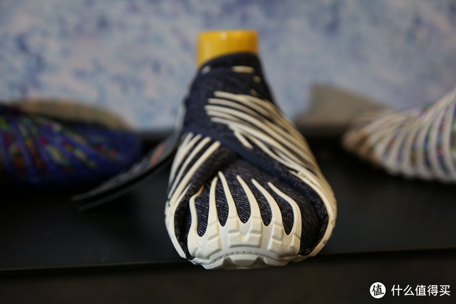 奇特造型引争议：vibram Furoshiki Shoes 赤足鞋 再次登陆 ISPO 