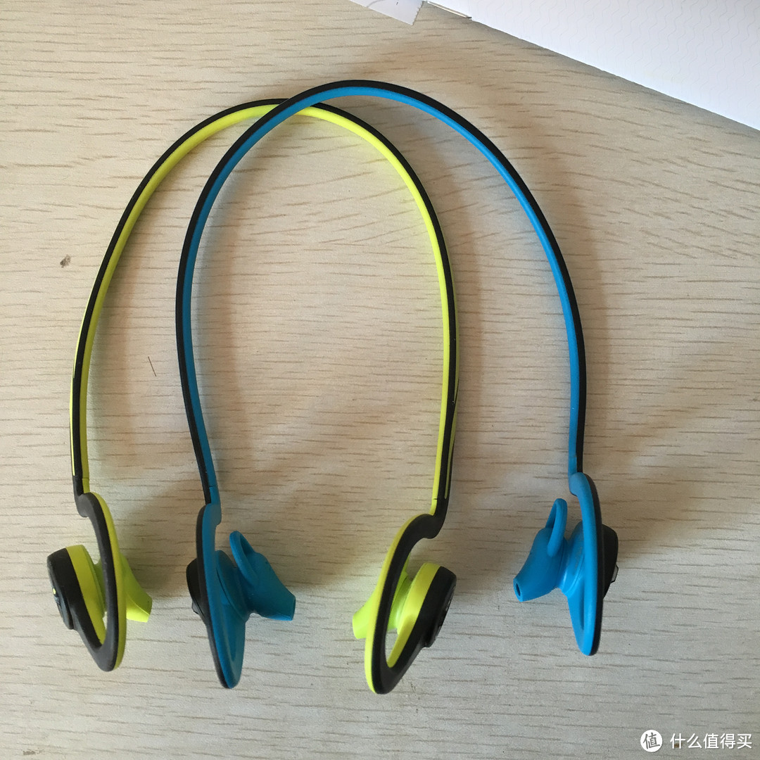 蜈蚣总是有剁不完的手：Plantronics 缤特力 Backbeat Fit 蓝牙耳机